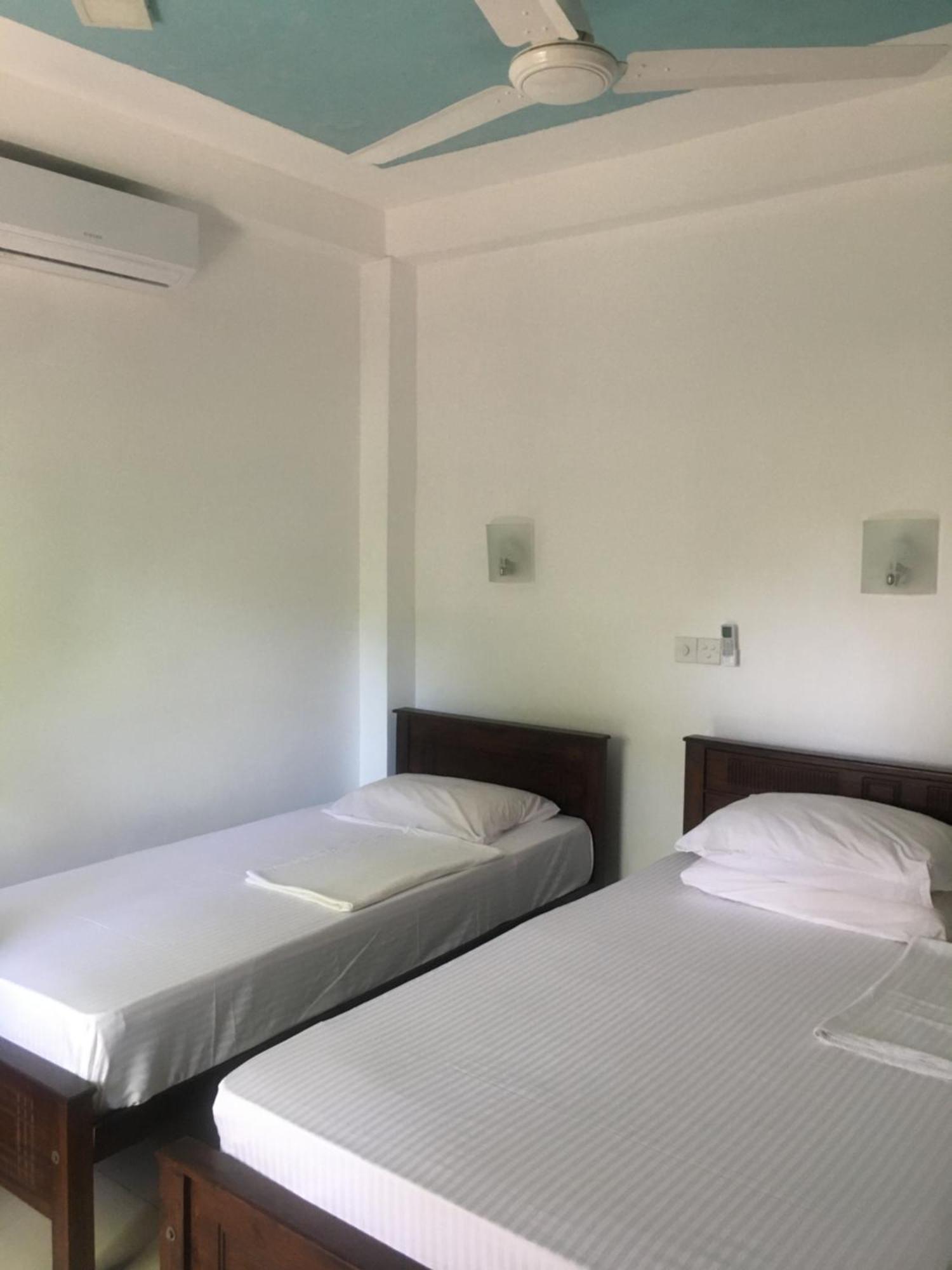Anthony Guesthouse ฮิกคาดูวา ภายนอก รูปภาพ