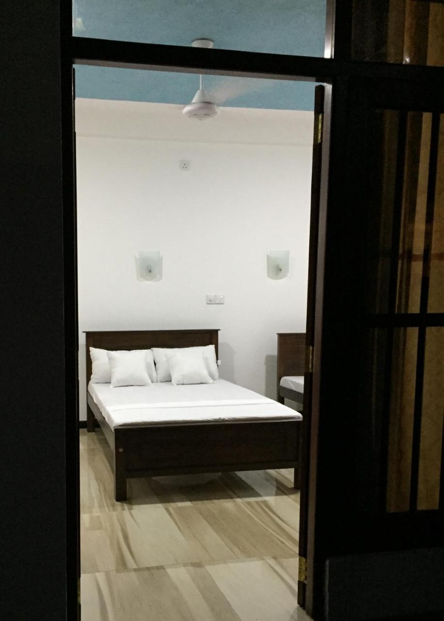 Anthony Guesthouse ฮิกคาดูวา ภายนอก รูปภาพ
