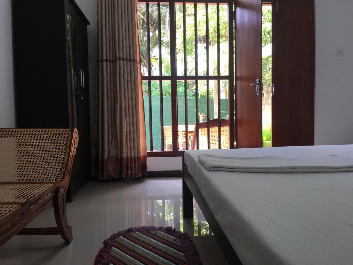 Anthony Guesthouse ฮิกคาดูวา ภายนอก รูปภาพ